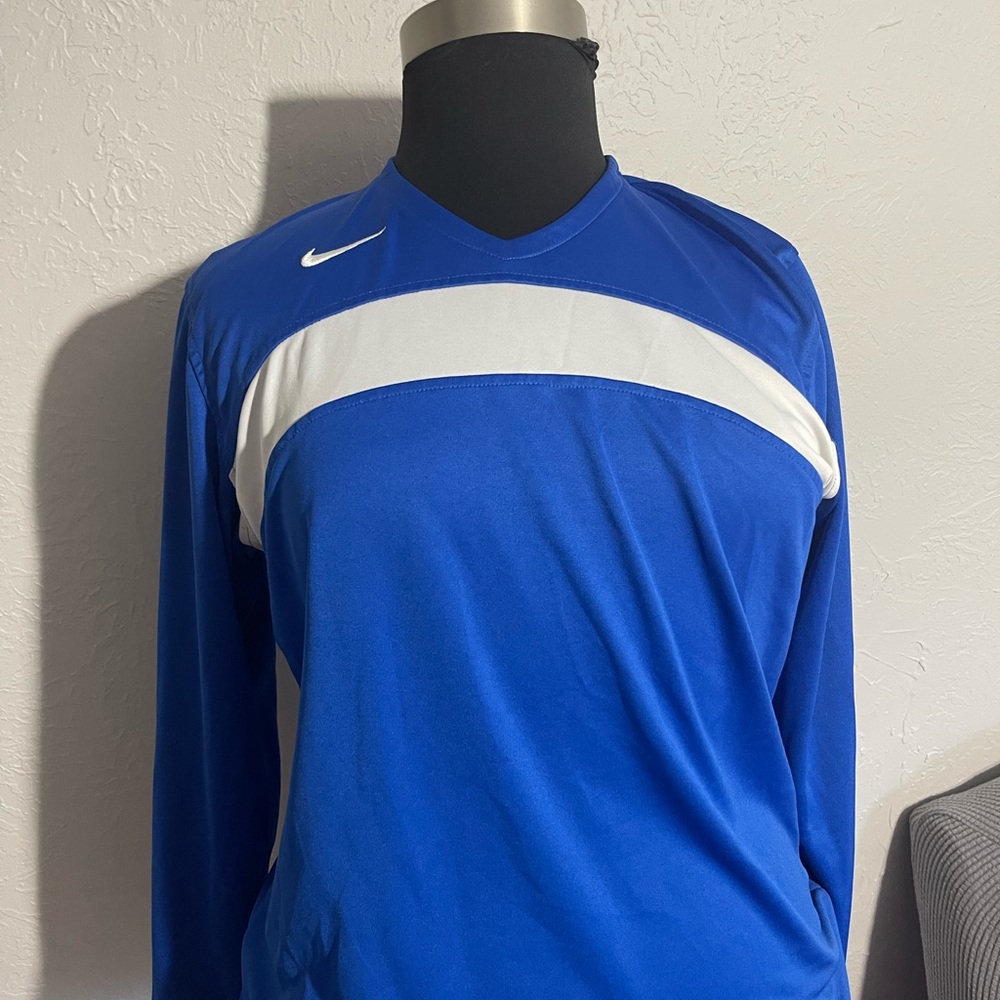Nike dry fit shirt.